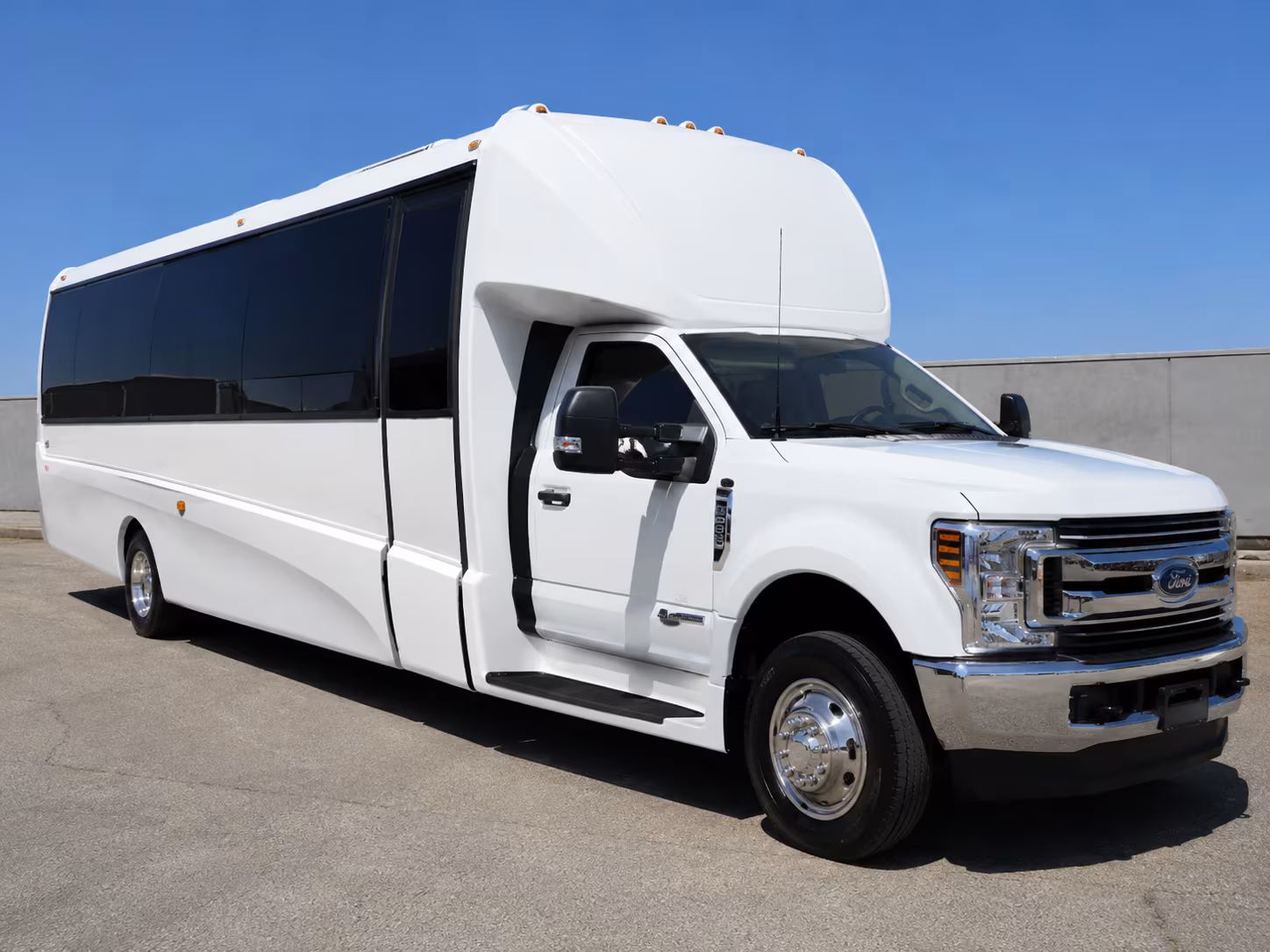 a minibus makes the snake river stampede concert nights easy